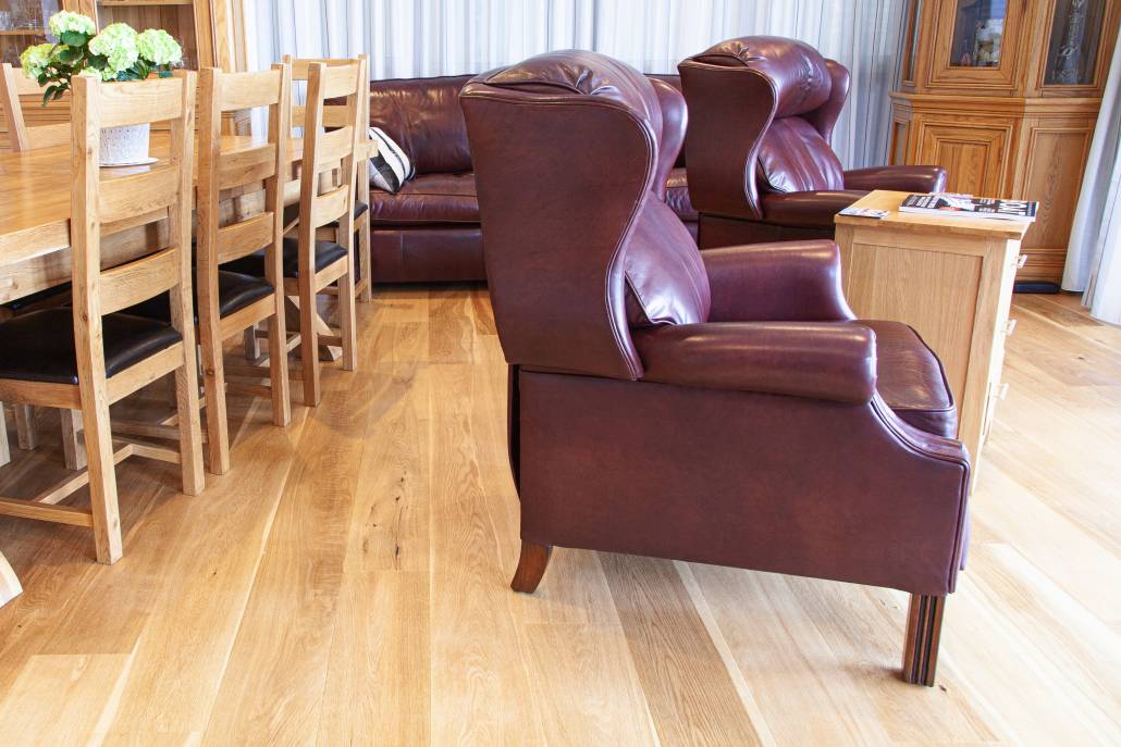 Dustless Sanding Wood Floor